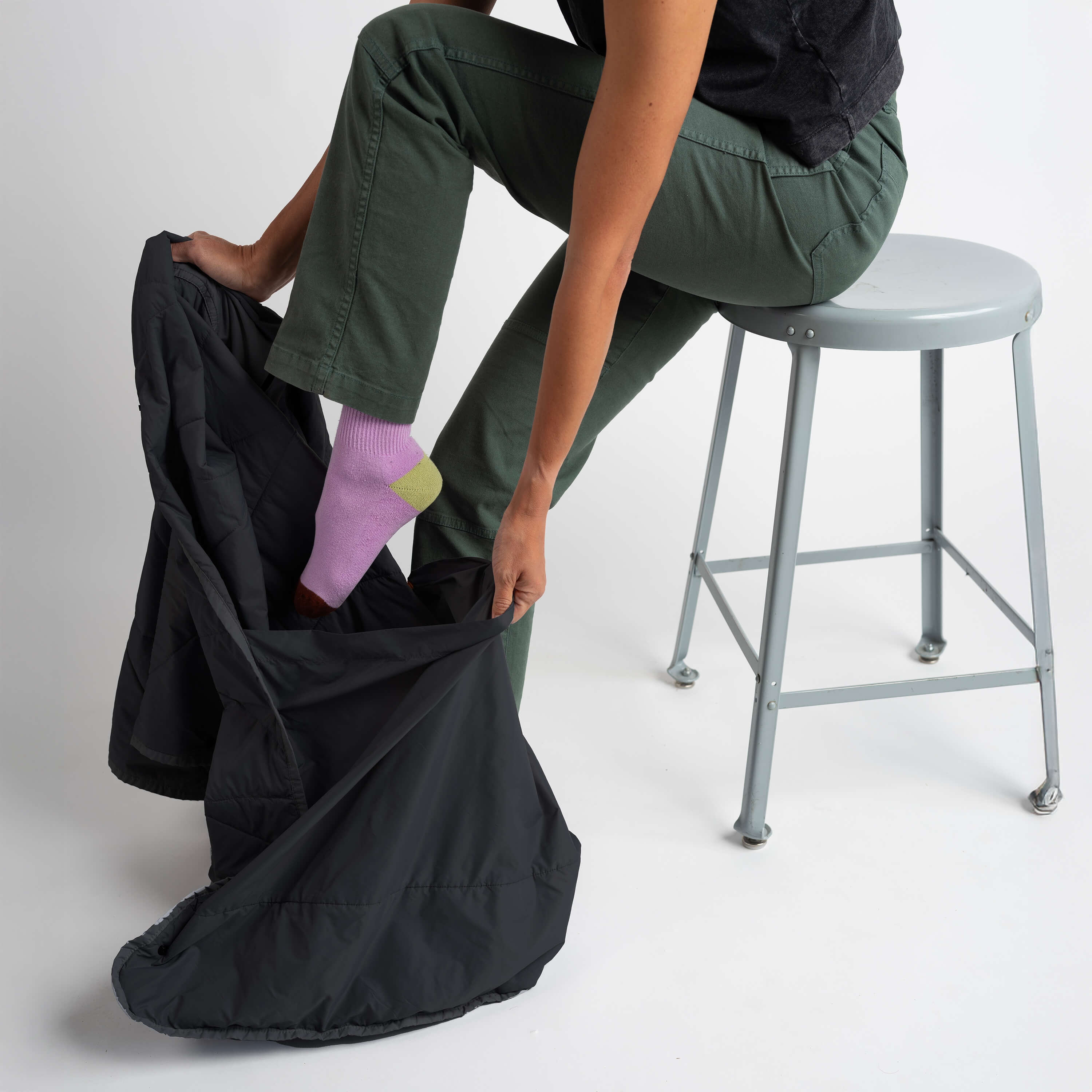 Layover™ Travel Blanket - Packable & Puffy | Black