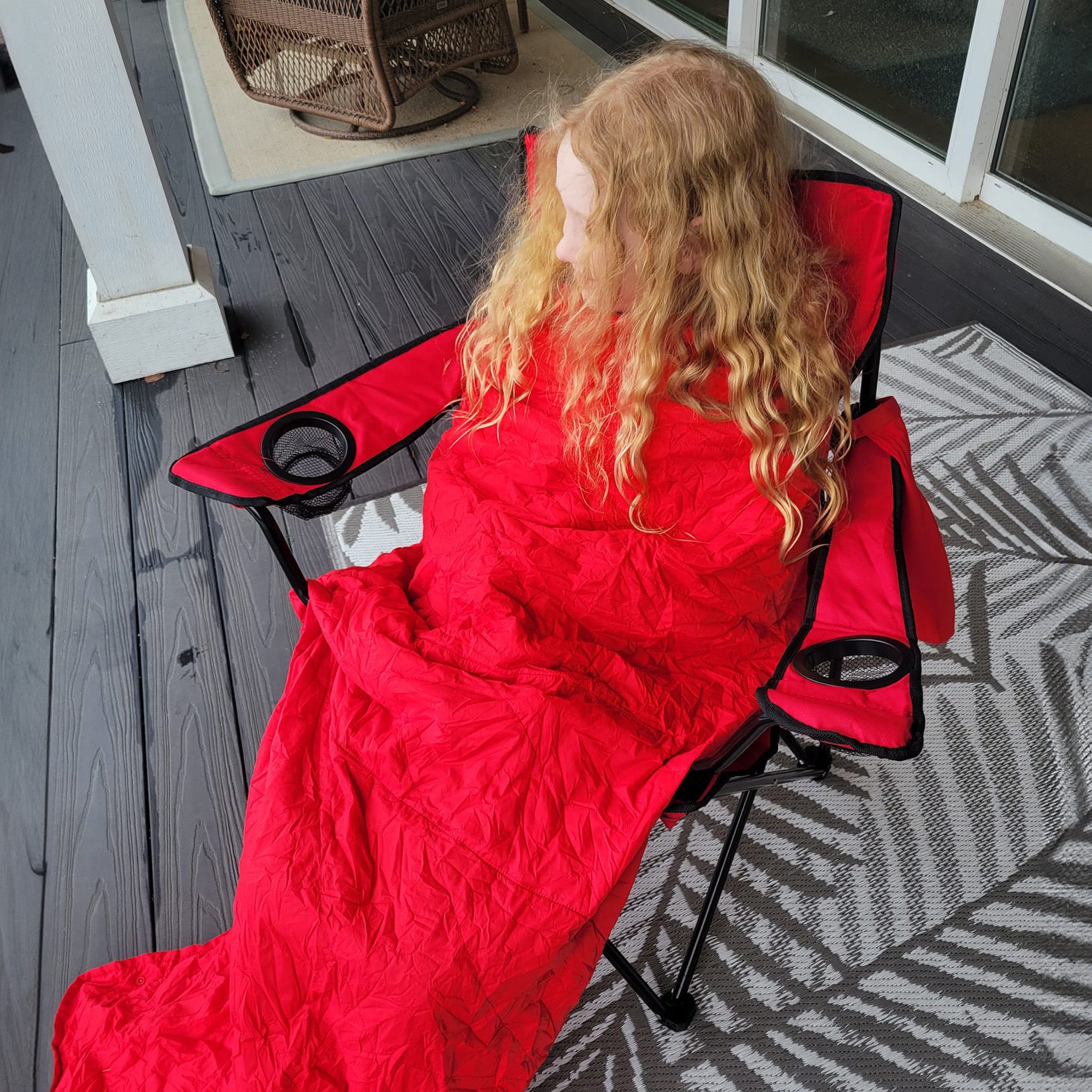 GRAVEL x Girls Love Travel Layover™ Travel Blanket - Packable & Puffy | Red