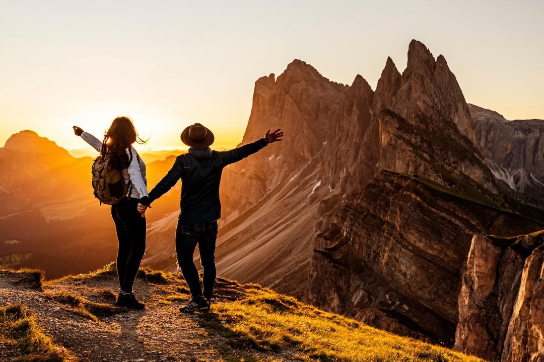 gifts for couples that travel holding hands