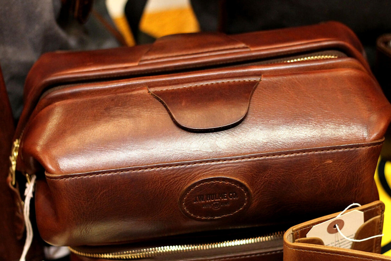 what is a dopp kit brown leather
