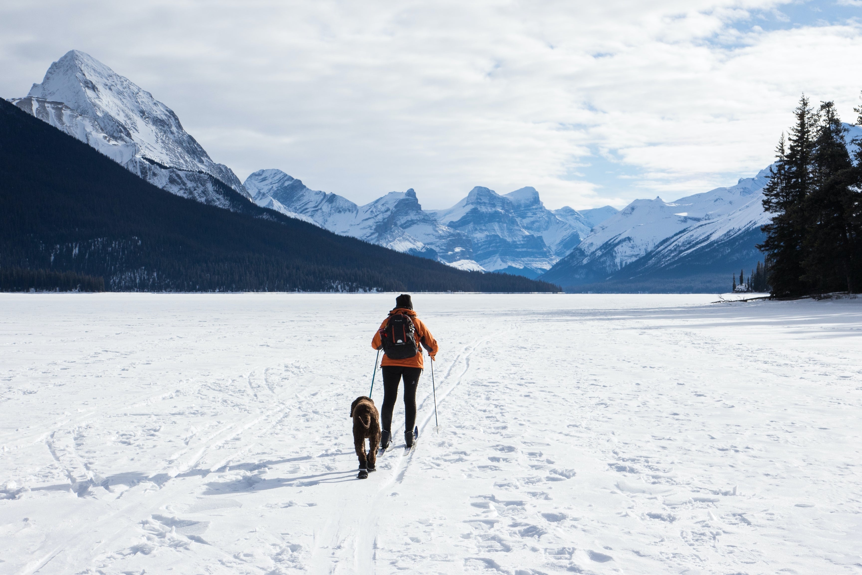 winter vacation ideas snowshoeing mountain