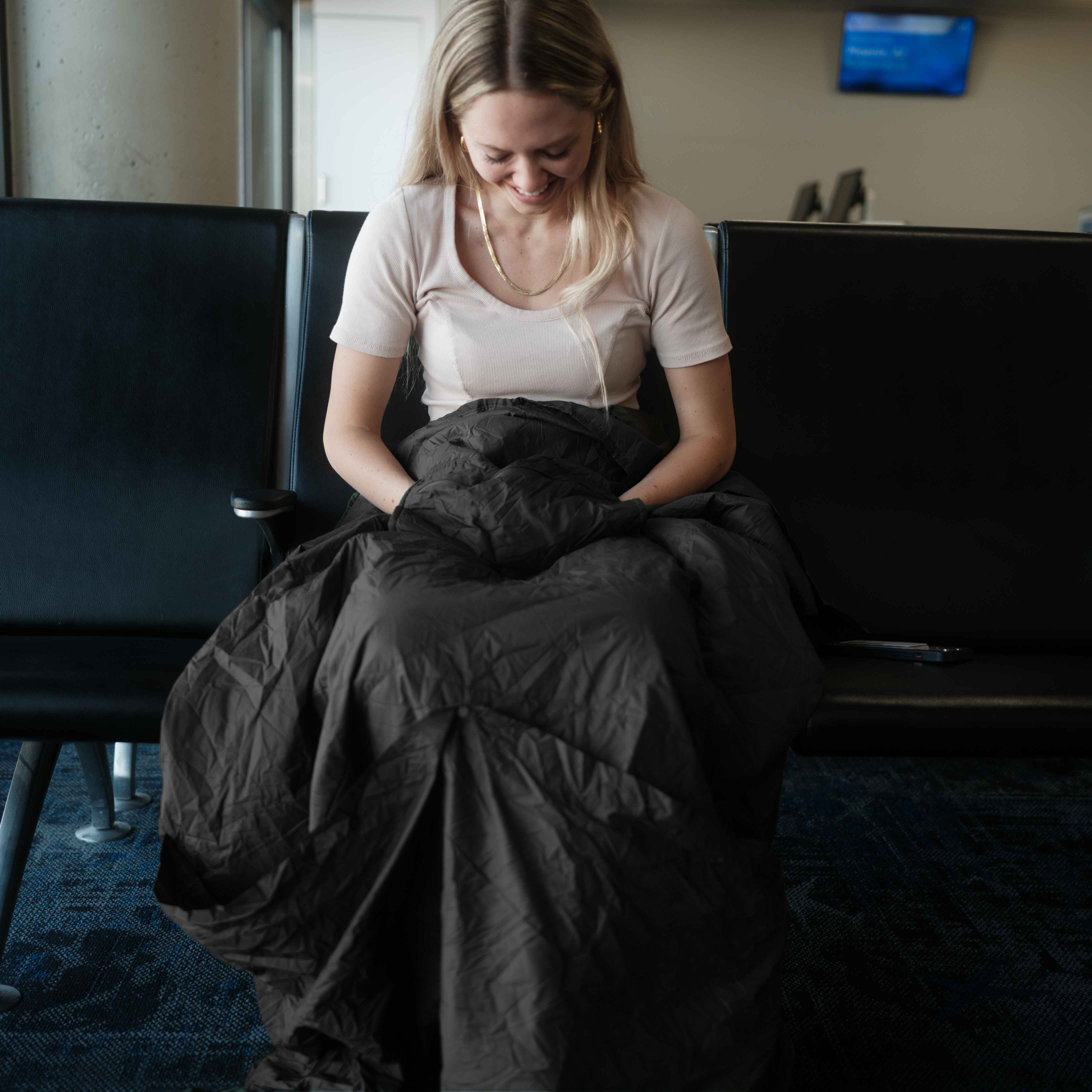 Layover™ XL Travel Blanket - Insulated & Packable | Black